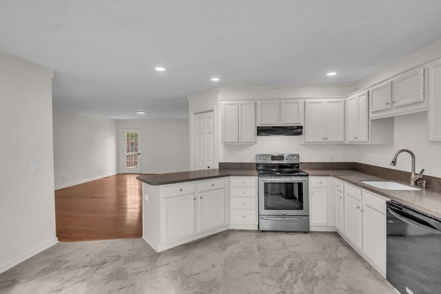 2306 Beechwood Dr, Springfield, TN 37172