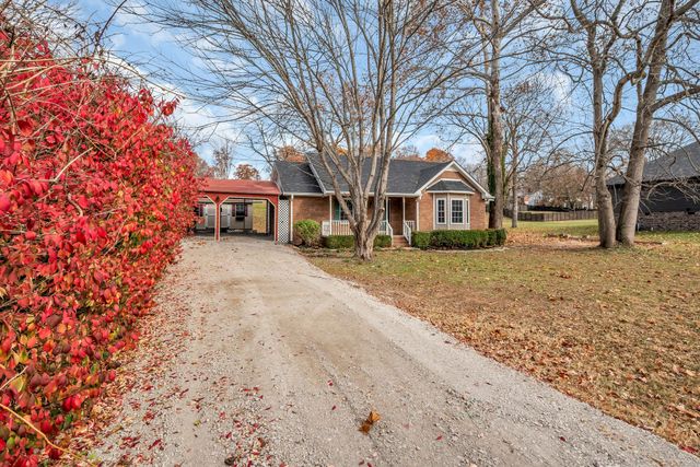 2306 Beechwood Dr, Springfield, TN 37172