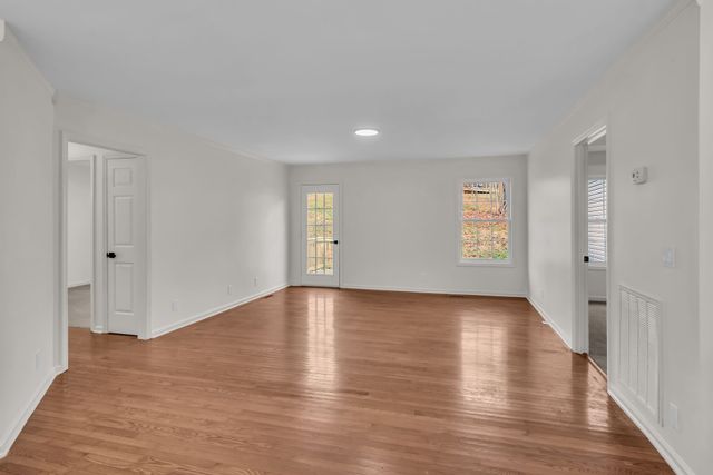 2306 Beechwood Dr, Springfield, TN 37172