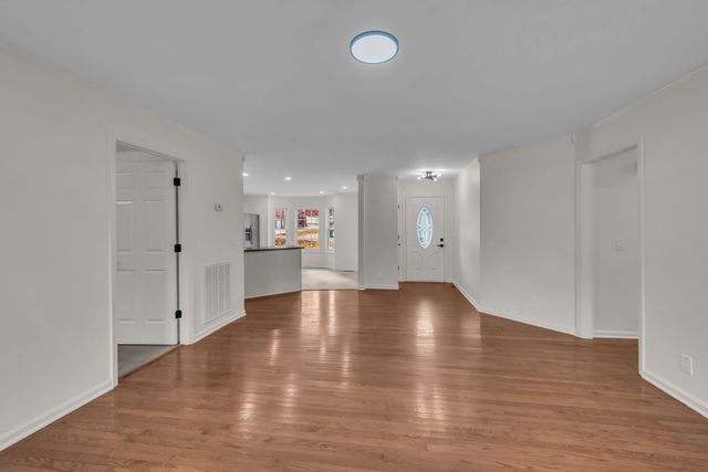 2306 Beechwood Dr, Springfield, TN 37172