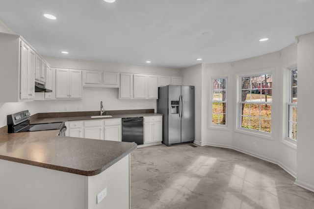 2306 Beechwood Dr, Springfield, TN 37172