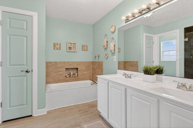 639 Aleida Dr, St Augustine, FL 32086