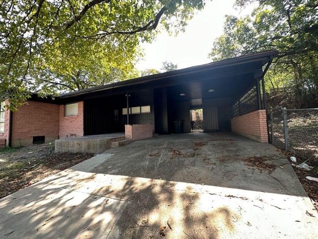 1303 Michigan Avenue, Dallas, TX 75216