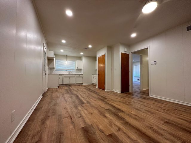 1303 Michigan Avenue, Dallas, TX 75216