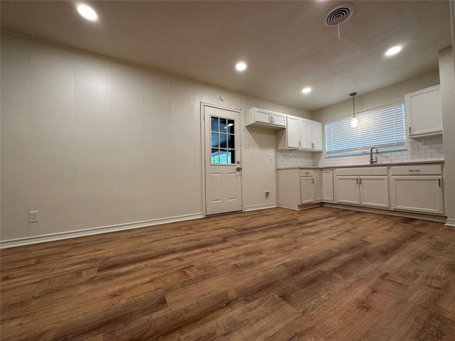 1303 Michigan Avenue, Dallas, TX 75216