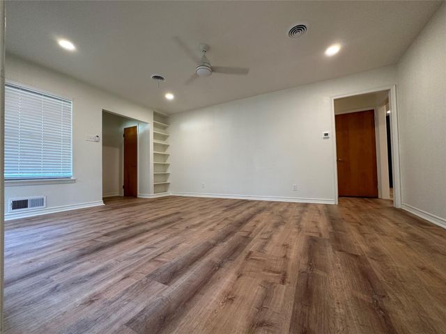 1303 Michigan Avenue, Dallas, TX 75216