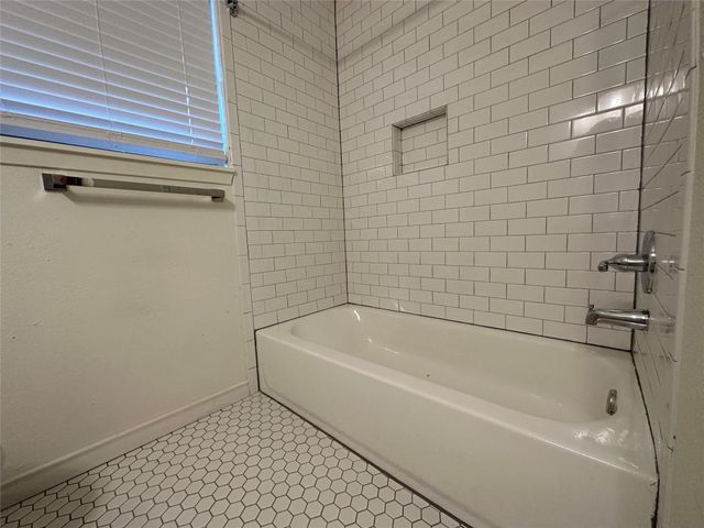 1303 Michigan Avenue, Dallas, TX 75216