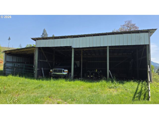 89505 POODLE CREEK Rd, Noti, OR 97461