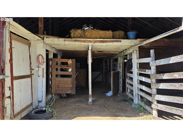 89505 POODLE CREEK Rd, Noti, OR 97461