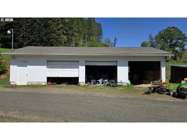 89505 POODLE CREEK Rd, Noti, OR 97461