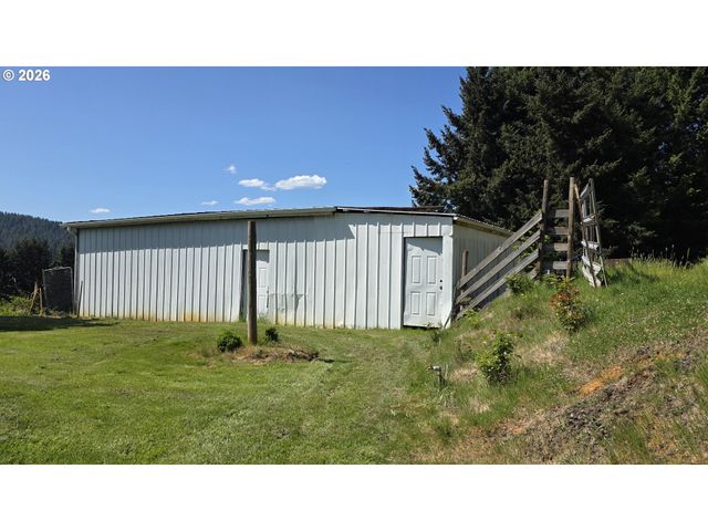 89505 POODLE CREEK Rd, Noti, OR 97461