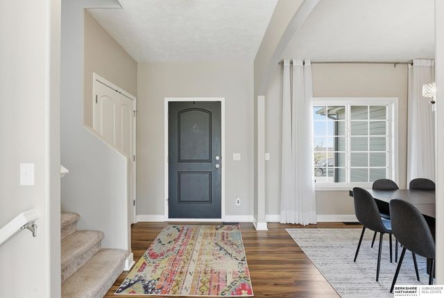 15035 Laurel Avenue, Omaha, NE 68116