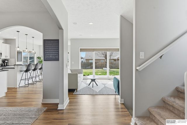 15035 Laurel Avenue, Omaha, NE 68116