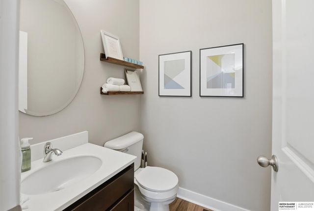 15035 Laurel Avenue, Omaha, NE 68116