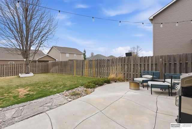 15035 Laurel Avenue, Omaha, NE 68116