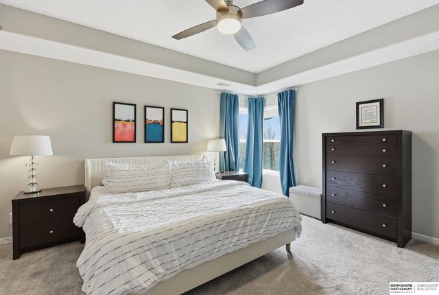 15035 Laurel Avenue, Omaha, NE 68116