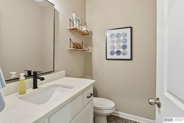 15035 Laurel Avenue, Omaha, NE 68116