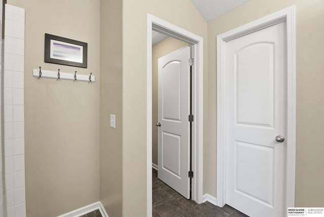 15035 Laurel Avenue, Omaha, NE 68116