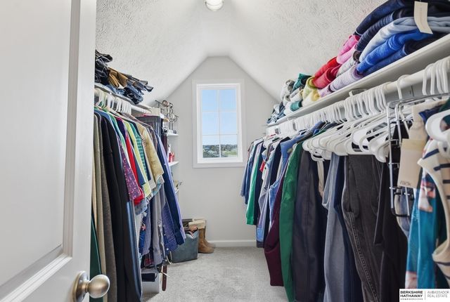 15035 Laurel Avenue, Omaha, NE 68116