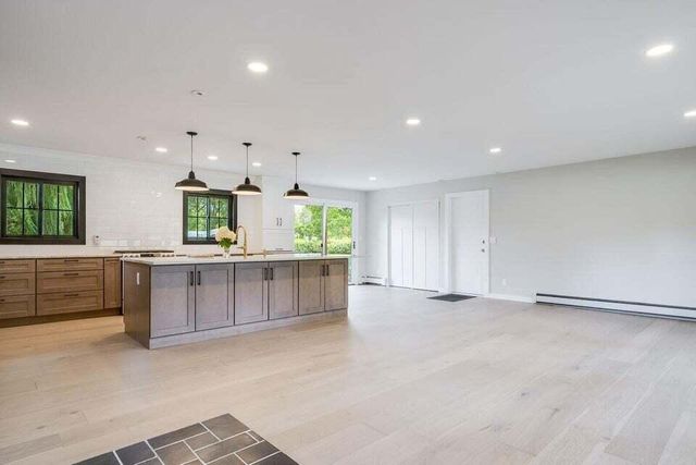 2050 Mt Kisco DRIVE, Elm Grove, WI 53122