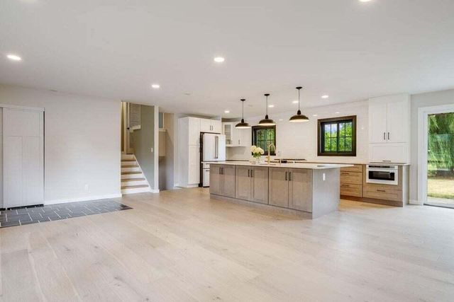 2050 Mt Kisco DRIVE, Elm Grove, WI 53122