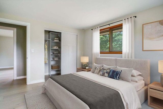 2050 Mt Kisco DRIVE, Elm Grove, WI 53122