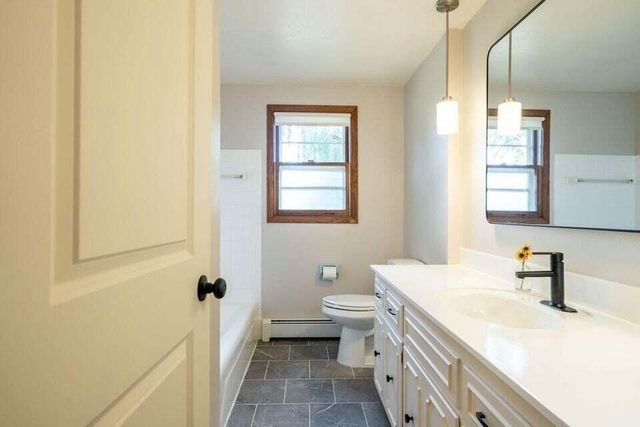 2050 Mt Kisco DRIVE, Elm Grove, WI 53122