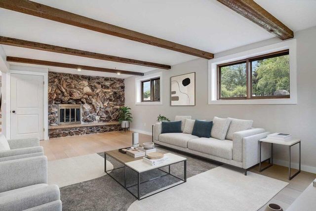 2050 Mt Kisco DRIVE, Elm Grove, WI 53122