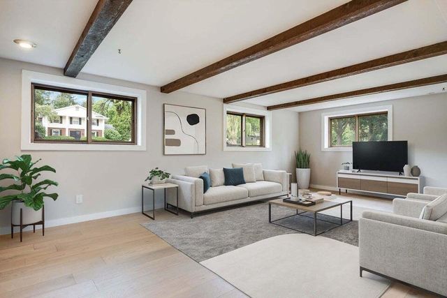 2050 Mt Kisco DRIVE, Elm Grove, WI 53122