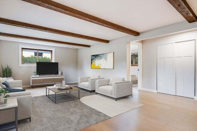 2050 Mt Kisco DRIVE, Elm Grove, WI 53122
