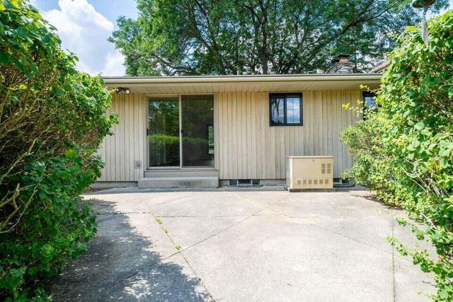 2050 Mt Kisco DRIVE, Elm Grove, WI 53122