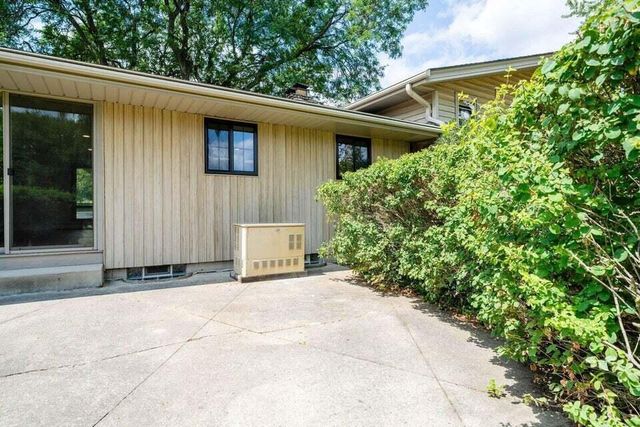 2050 Mt Kisco DRIVE, Elm Grove, WI 53122