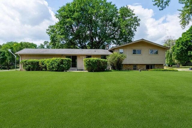 2050 Mt Kisco DRIVE, Elm Grove, WI 53122