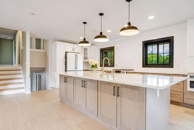 2050 Mt Kisco DRIVE, Elm Grove, WI 53122