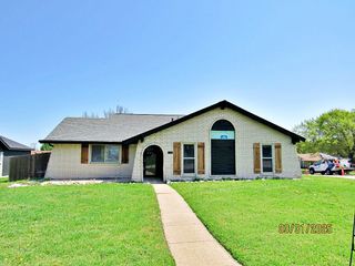 1700 Hendrick Drive, Plano, TX 75074