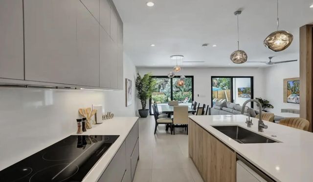 828 SW 16th Street, Fort Lauderdale, FL 33315