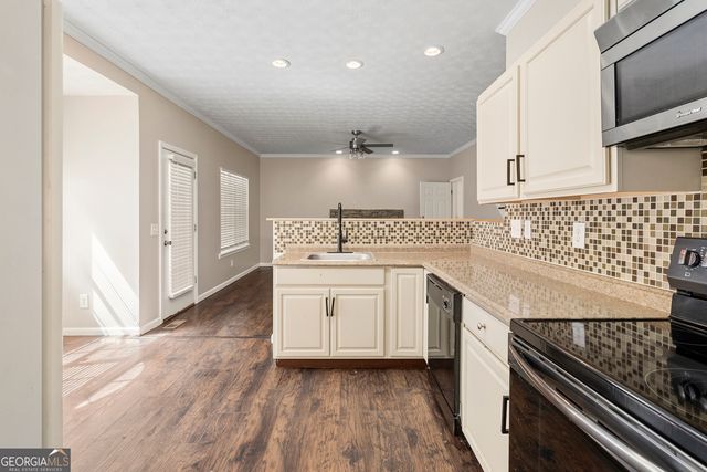 9569 Lakeview Court, Douglasville, GA 30135