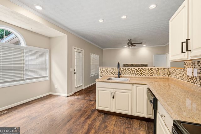 9569 Lakeview Court, Douglasville, GA 30135