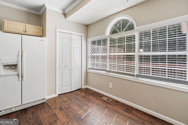 9569 Lakeview Court, Douglasville, GA 30135