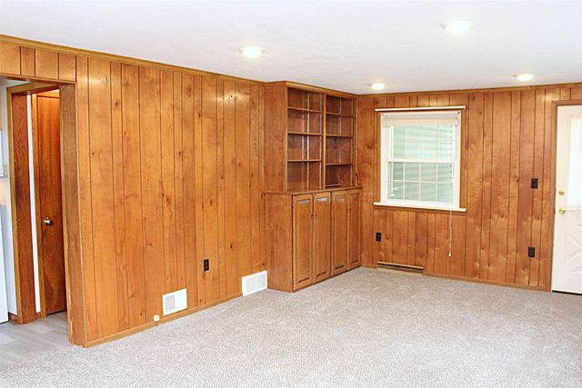 3012 MIDLAND Drive, Erie, PA 16506