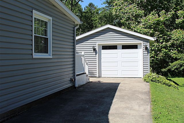 3012 MIDLAND Drive, Erie, PA 16506