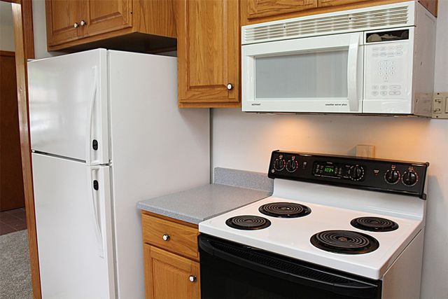 3012 MIDLAND Drive, Erie, PA 16506