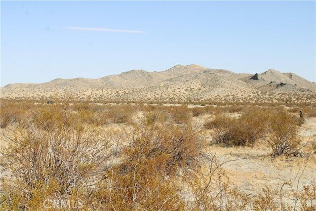 18 Lessing Avenue, Adelanto, CA 92301