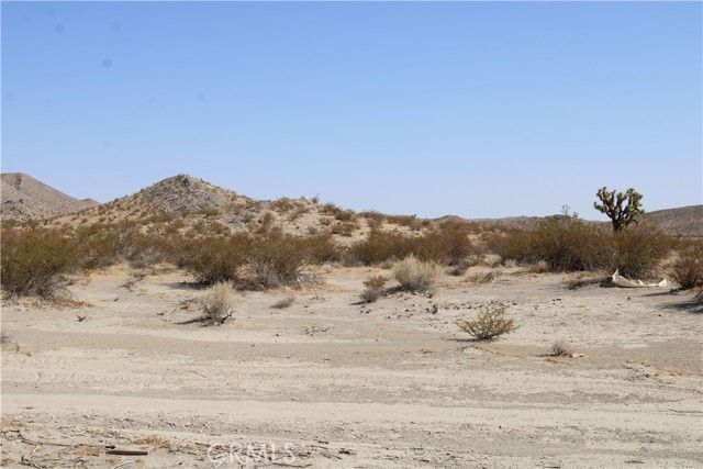 18 Lessing Avenue, Adelanto, CA 92301