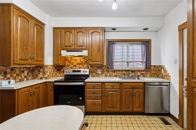 1910 Ridge Ave, Arnold, PA 15068