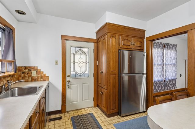 1910 Ridge Ave, Arnold, PA 15068