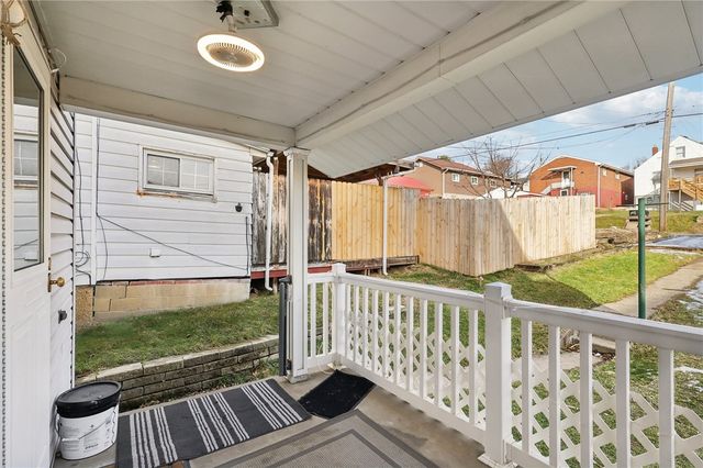 1910 Ridge Ave, Arnold, PA 15068