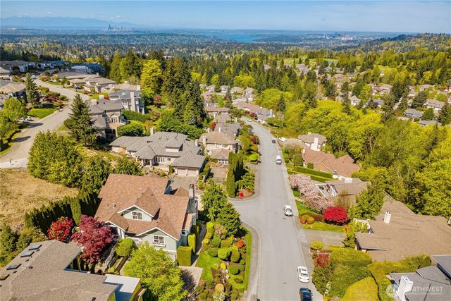 8305 144th Avenue SE, Newcastle, WA 98059