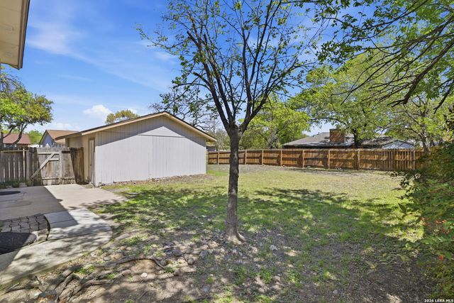 2703 Red Tree, San Antonio, TX 78248