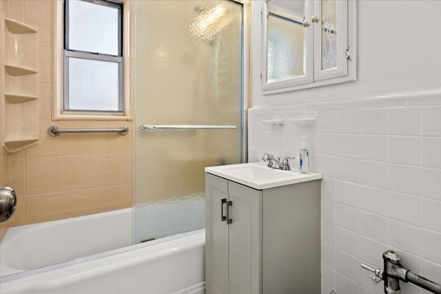 8115 35th Ave Apt 6B, New York City, NY 11372